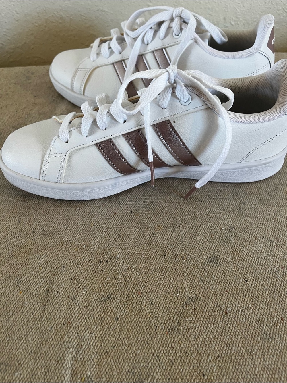 Adidas Woman's Gold Cloudform Grand Court Sneakers Sz 9 - Picture 9 of 9
